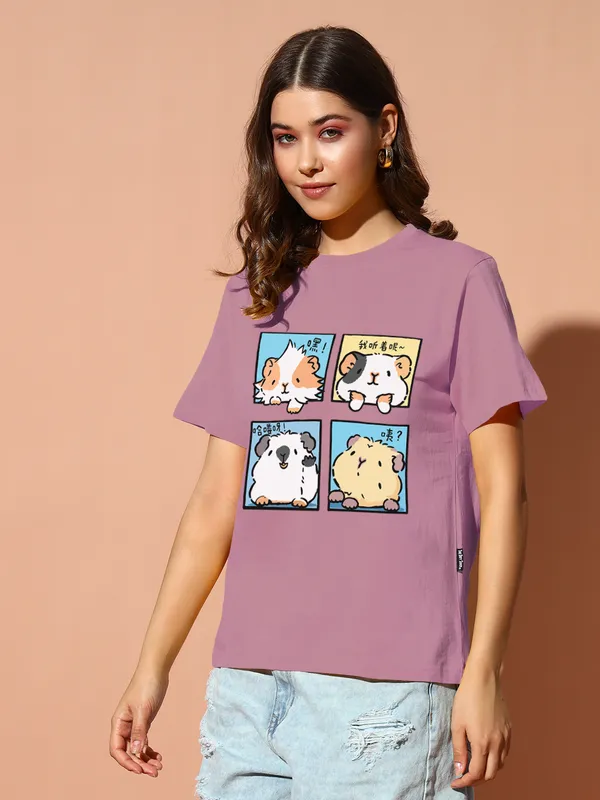 women's_loose_fit_half_sleeve_tshirt_with_graphic_print_at_front