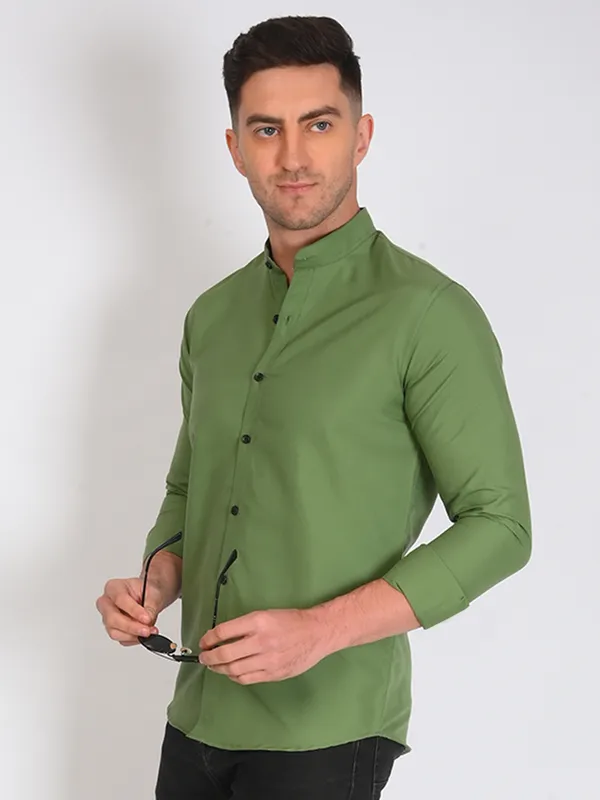Olive_Trendy_Design_Mandarin_Collar_Cotton_Blend_Solid_Shirt_For_Men