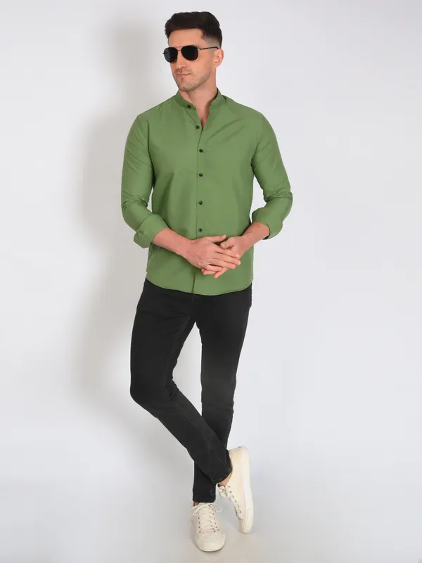 Olive_Trendy_Design_Mandarin_Collar_Cotton_Blend_Solid_Shirt_For_Men