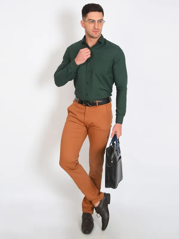 Bottle_Green_Trendy_Design_Premium_Cotton_Shirt_For_Men