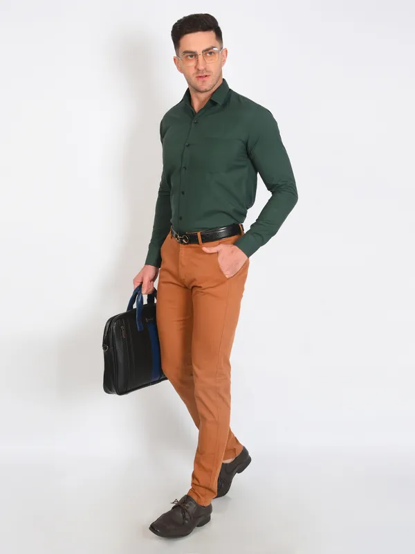Bottle_Green_Trendy_Design_Premium_Cotton_Shirt_For_Men