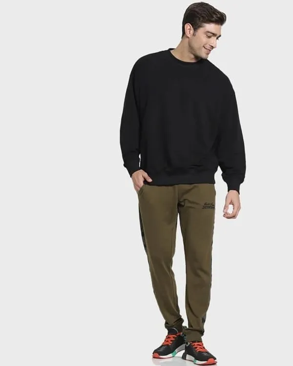 Black_Trendy_Design_Premium_Sweatshirt_For_Men