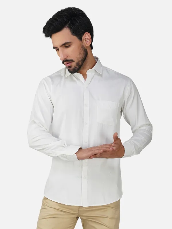 White_Trendy_Design_Plain_Shirt_For_Men