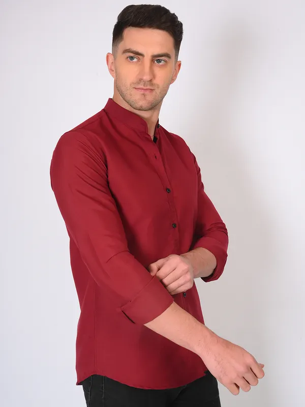 Red_Trendy_Design_Mandarin_Collar_Cotton_Blend_Solid_Shirt_For_Men
