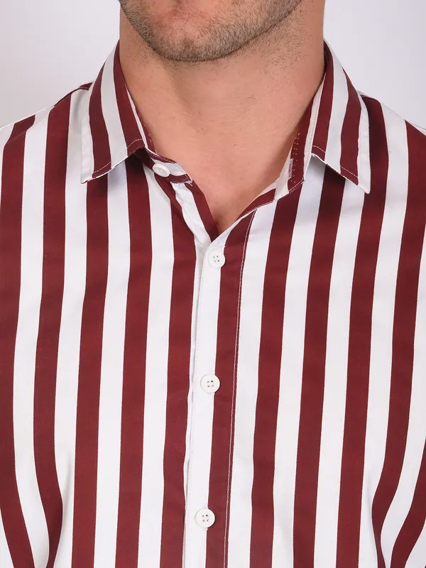 Maroon_Trendy_Design_Cotton_Casual_Stripe_Printed_Slim_Fitting_Cotton_Blend_Shirts_For_Men