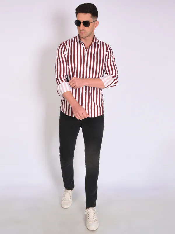 Maroon_Trendy_Design_Cotton_Casual_Stripe_Printed_Slim_Fitting_Cotton_Blend_Shirts_For_Men