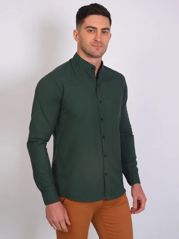 Bottle_Green_Trendy_Design_Mandarin_Collar_Cotton_Blend_Solid_Shirt_For_Men