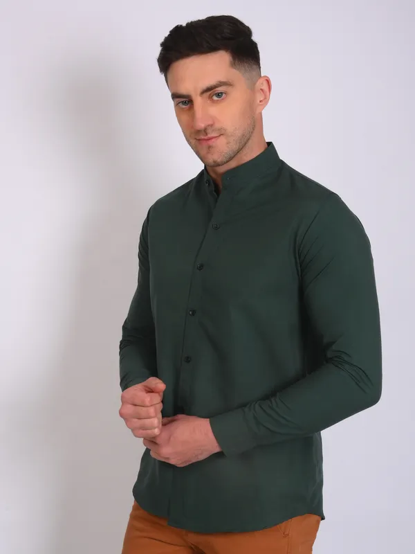 Bottle_Green_Trendy_Design_Mandarin_Collar_Cotton_Blend_Solid_Shirt_For_Men