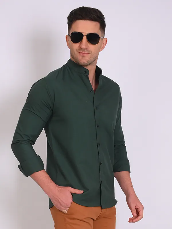 Bottle_Green_Trendy_Design_Mandarin_Collar_Cotton_Blend_Solid_Shirt_For_Men