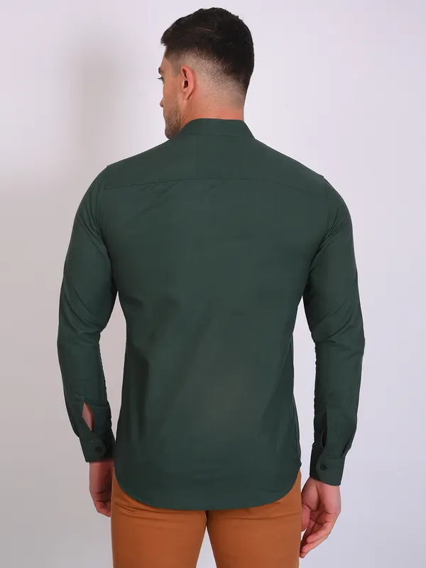 Bottle_Green_Trendy_Design_Mandarin_Collar_Cotton_Blend_Solid_Shirt_For_Men