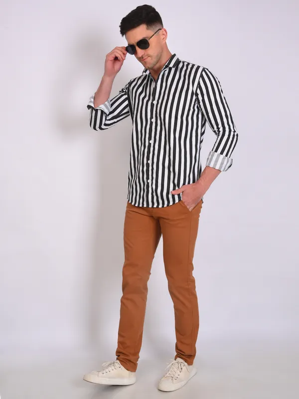 Black_Trendy_Design_Cotton_Casual_Stripe_Printed_Slim_Fitting_Cotton_Blend_Shirts_For_Men