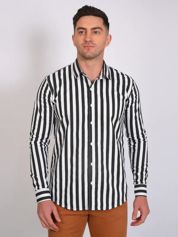 Black_Trendy_Design_Cotton_Casual_Stripe_Printed_Slim_Fitting_Cotton_Blend_Shirts_For_Men