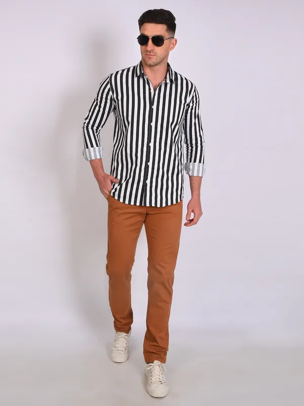 Black_Trendy_Design_Cotton_Casual_Stripe_Printed_Slim_Fitting_Cotton_Blend_Shirts_For_Men