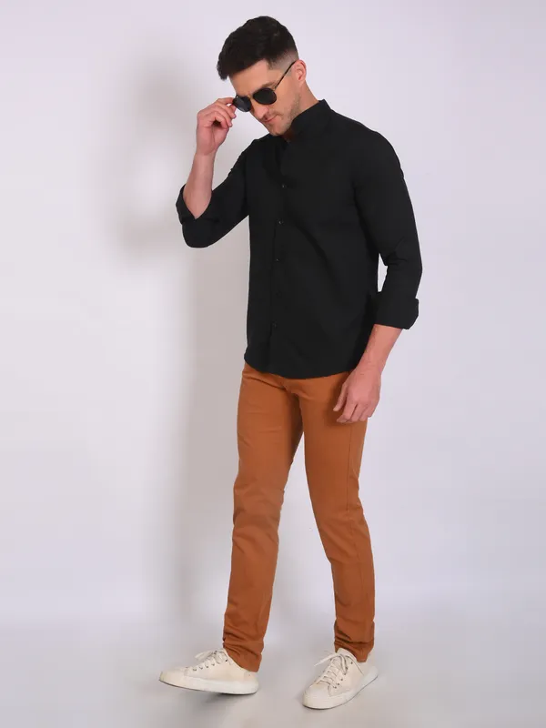 Black_Trendy_Design_Mandarin_Collar_Solid_Shirt_For_Men
