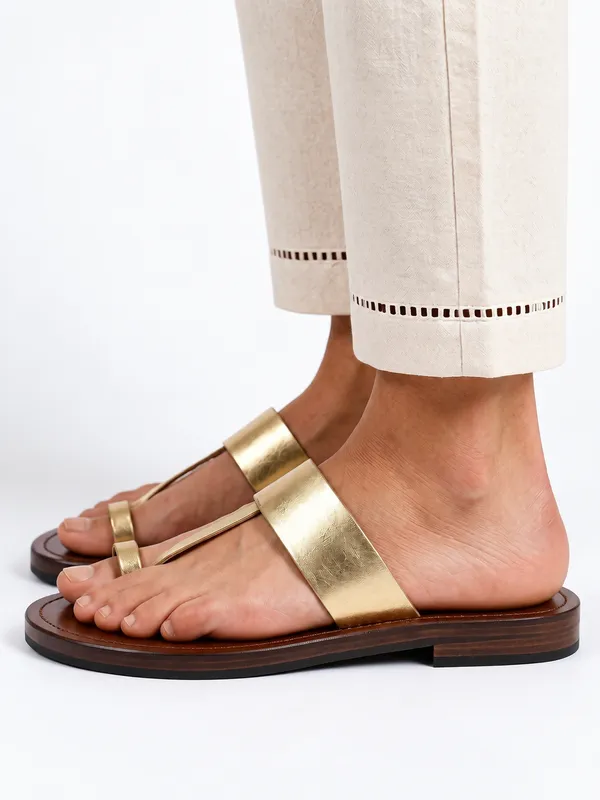 Aurelia_Gold_–_Premium_Handmade_Gold_Chappal