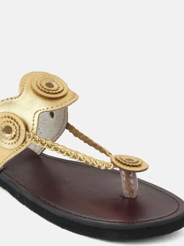 Handmade_Golden_Tikli_Kolhapuri