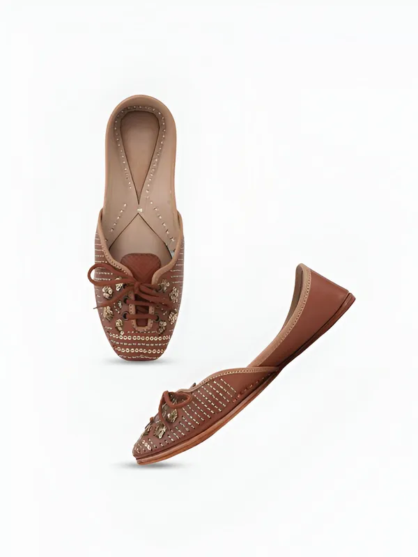 Handmade_LaceUp_Shoe_Jutti_For_Women's
