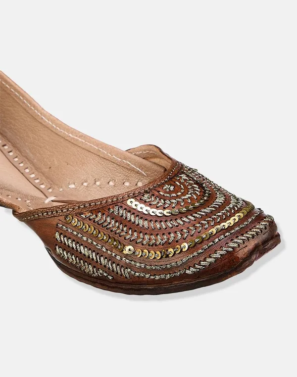 Handmade_Celestial_Embellishment_Jutti_–_Handcrafted_by_UrbanicIndia