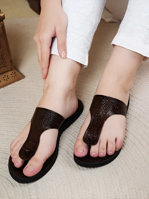 Handmade_8-Shivalya_Kolhapuri