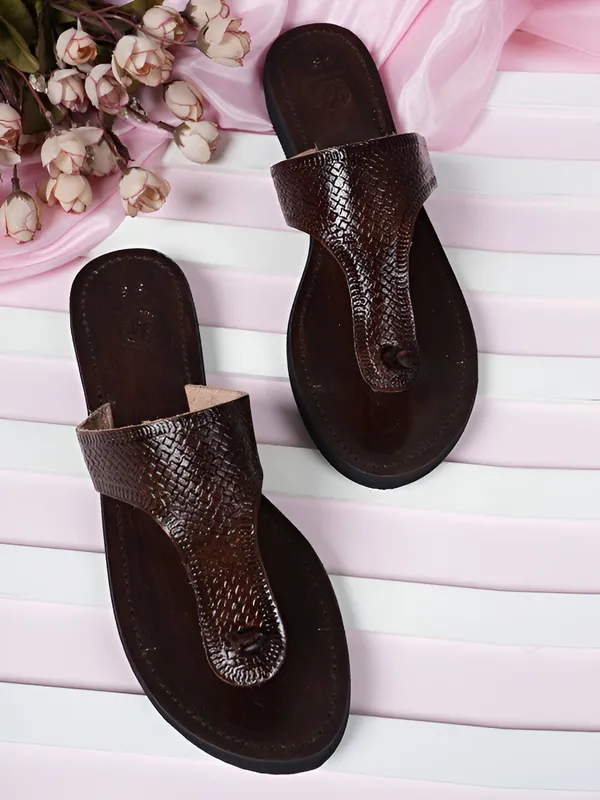 Handmade_8-Shivalya_Kolhapuri