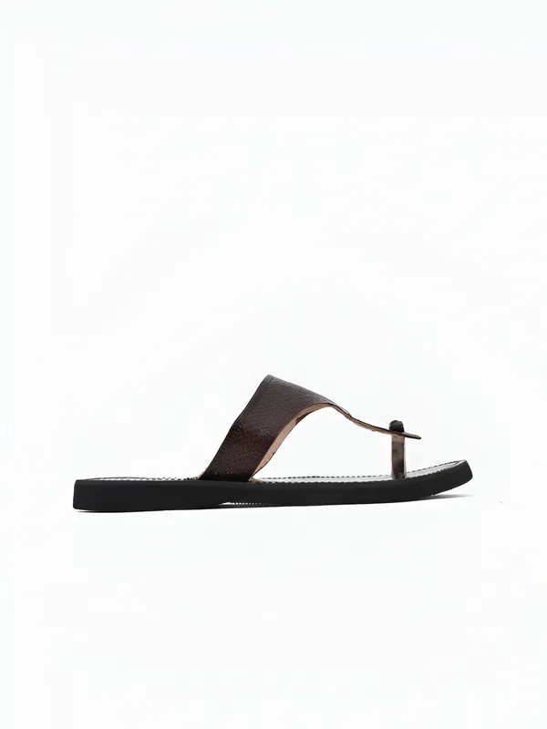 Handmade_8-Shivalya_Kolhapuri