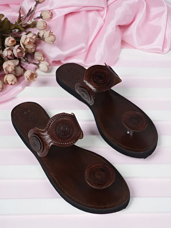 Handmade_Mandala_Brown_Kolhapuri