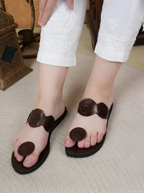 Handmade_Mandala_Brown_Kolhapuri