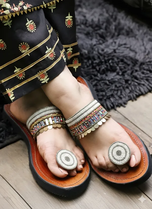 Handmade_White_Africa_Beads_Kolhapuri_For_Women's
