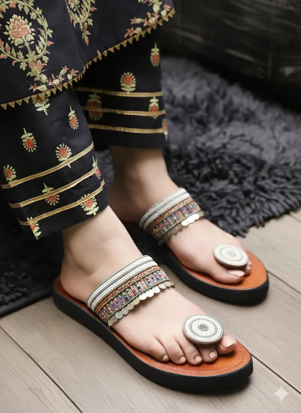 Handmade_White_Africa_Beads_Kolhapuri_For_Women's