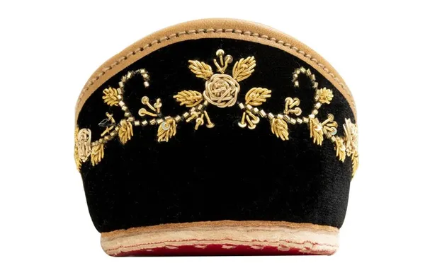 Gold_Zardozi_Velvet_(Handmade_Jutti)