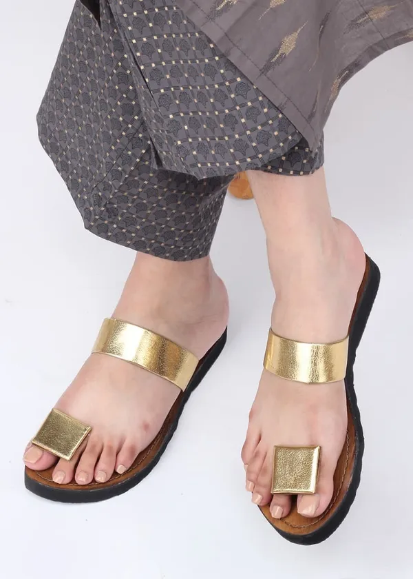 Golden_Square_Toe_Handmade_Kolhapuri