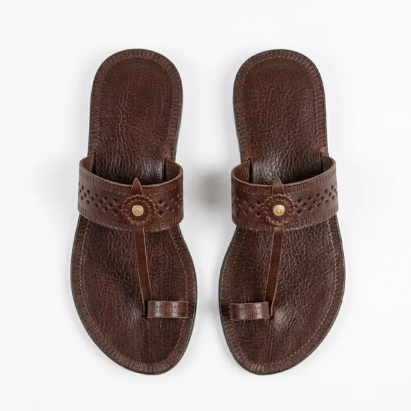 Hand-Embossed_Traditional_Kolhapuri_Leather_Chappals