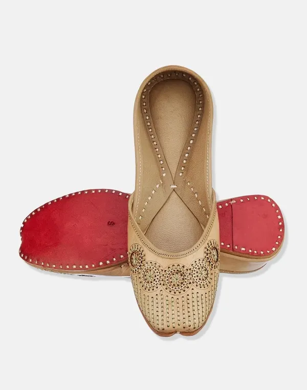Handmade_Nude_Leather_Jutti_Urbanicindia