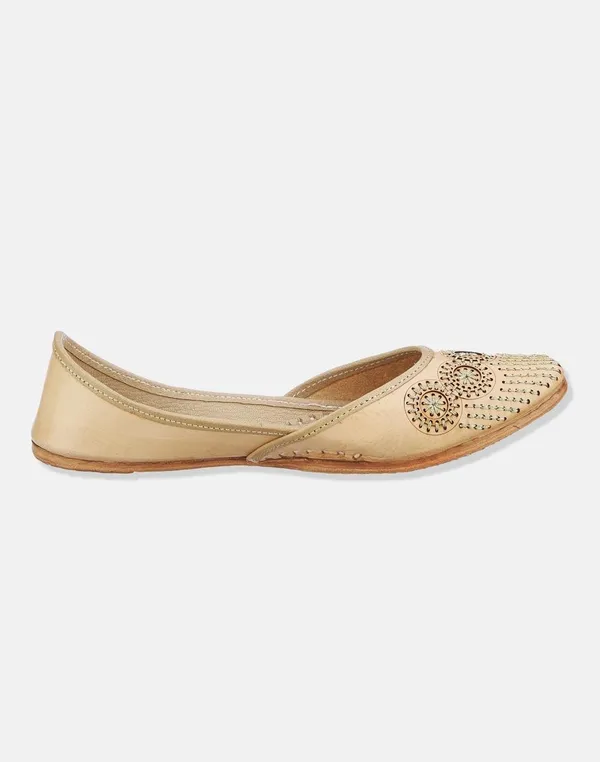 Handmade_Nude_Leather_Jutti_Urbanicindia