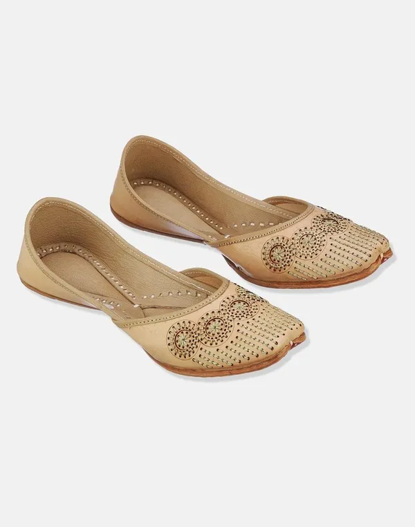 Handmade_Nude_Leather_Jutti_Urbanicindia