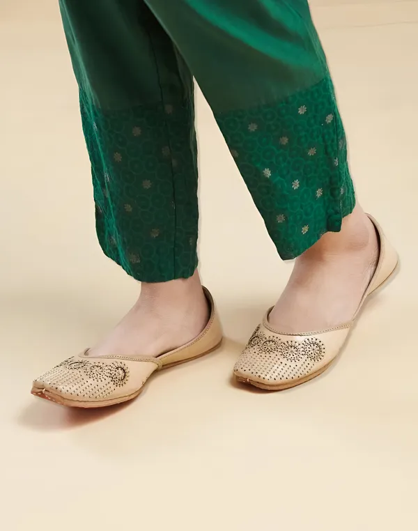 Handmade_Nude_Leather_Jutti_Urbanicindia