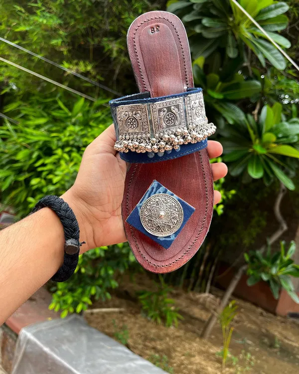 Indigo_Leather_Jewel_Embellished_Kolhapuri_For_Women