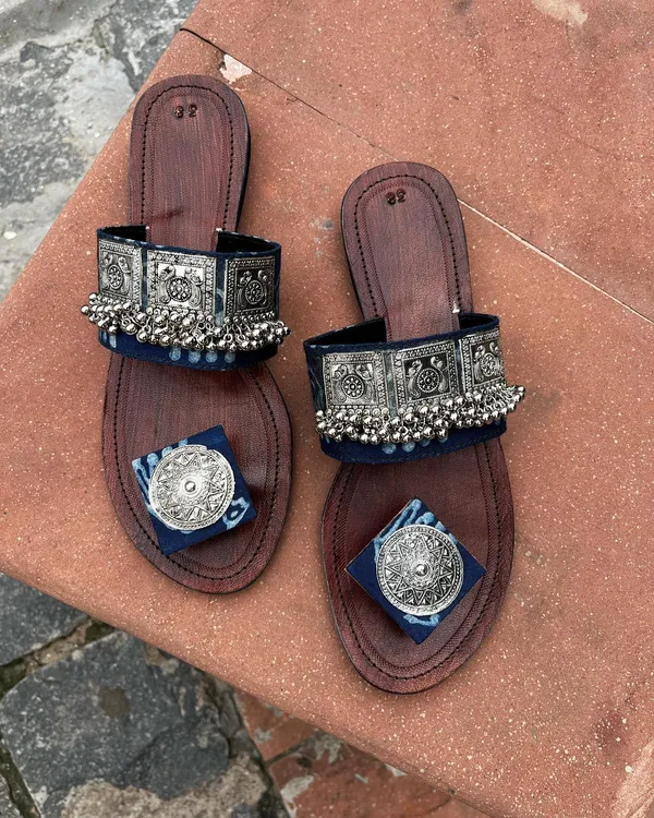 Indigo_Leather_Jewel_Embellished_Kolhapuri_For_Women