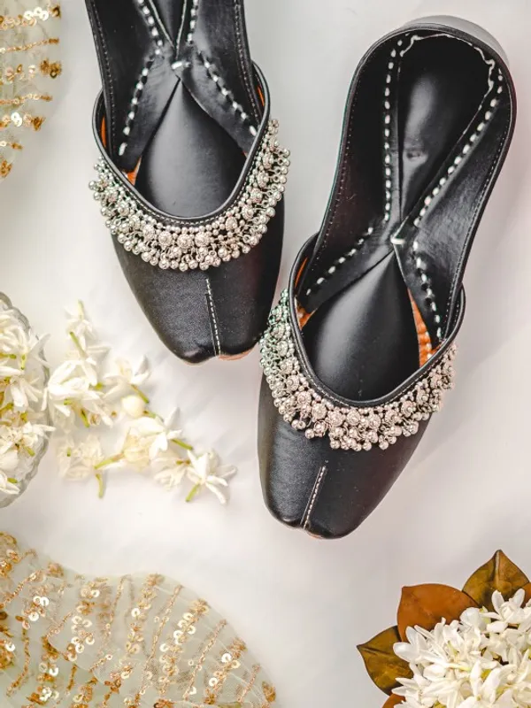 Black_Ghungroo_Payal_Jutti_For_Women