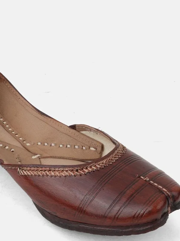Handmade_Classic_Brown_Kanthi_Jutti_For_Women's