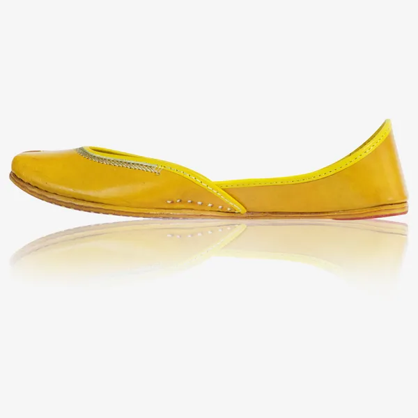 Handmade_Classic_Yellow_Kanthi_Handcrafted__Jutti_For_Women