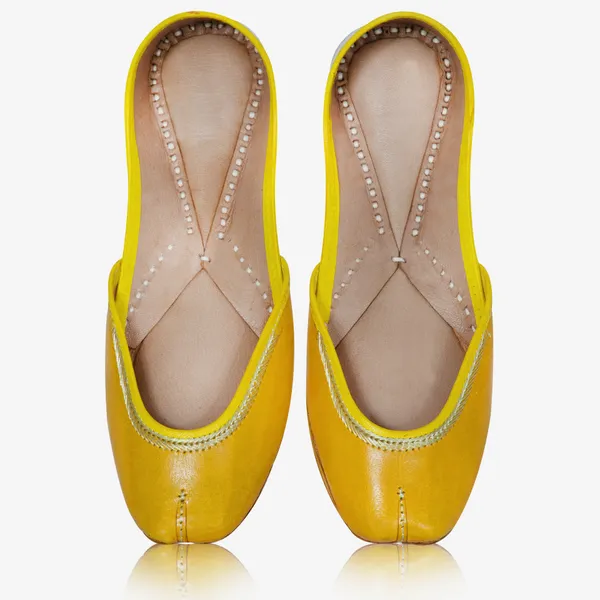 Handmade_Classic_Yellow_Kanthi_Handcrafted__Jutti_For_Women