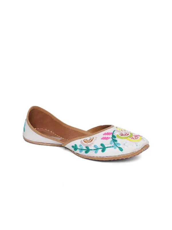 Handmade_Lemon_Mojari_–_Women’s_White_Embellished_Leather_Ethnic_Mojari_Flats