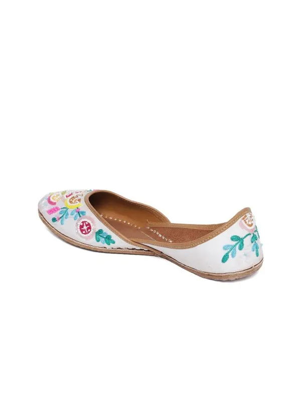 Handmade_Lemon_Mojari_–_Women’s_White_Embellished_Leather_Ethnic_Mojari_Flats