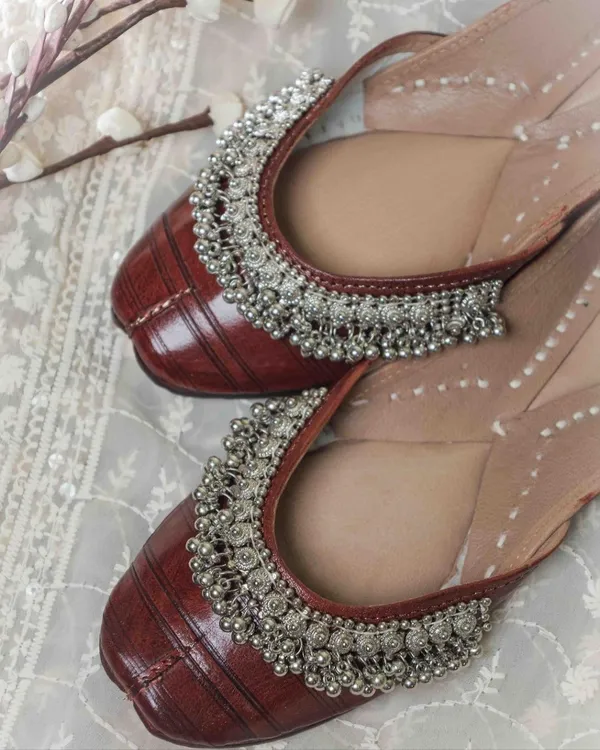 Handmade_Brown_Ghungroo_Payal_Jutti_For_Women's