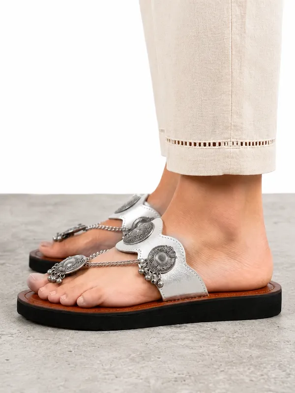 Silver_Leather_Oxidized_Jewel_Embellished_Kolhapuri_For_Women