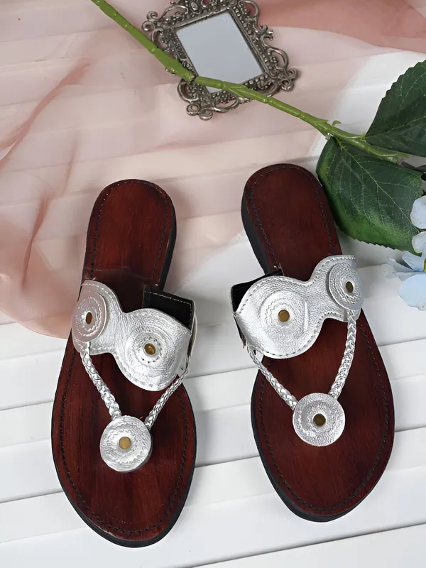 Handmade_Silver_Tikli_Kolhapuri_For_Women's