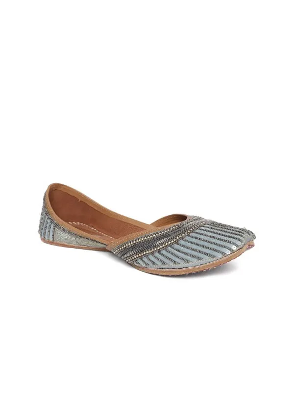 Handmade_UrbanicIndia_Pearl_Jutti_–_Women’s_Silver-Toned_Leather_Embellished_Mojari_Flats