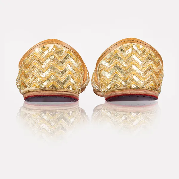 Handmade_Gold_Vibrant_Jutti_For_Women's