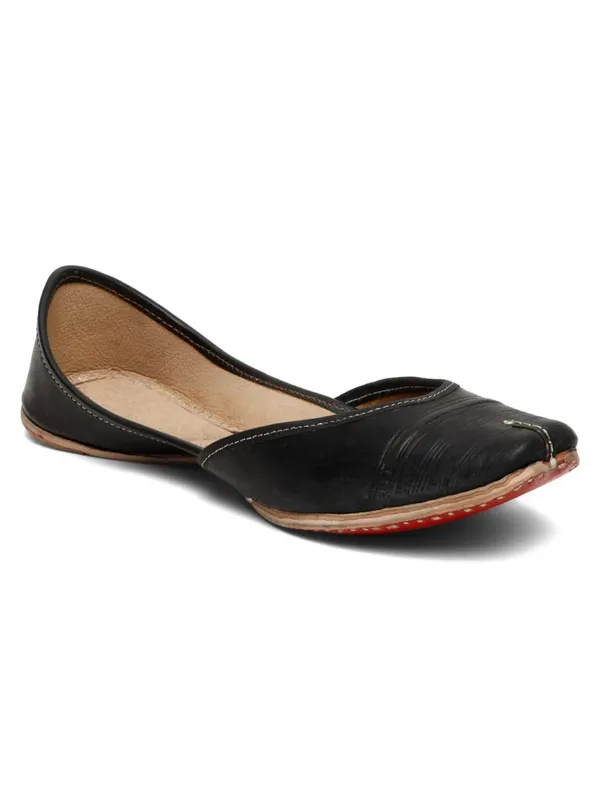 Handmade_Urbanico_Black_Leather_Handcrafted__Jutti_For_Women